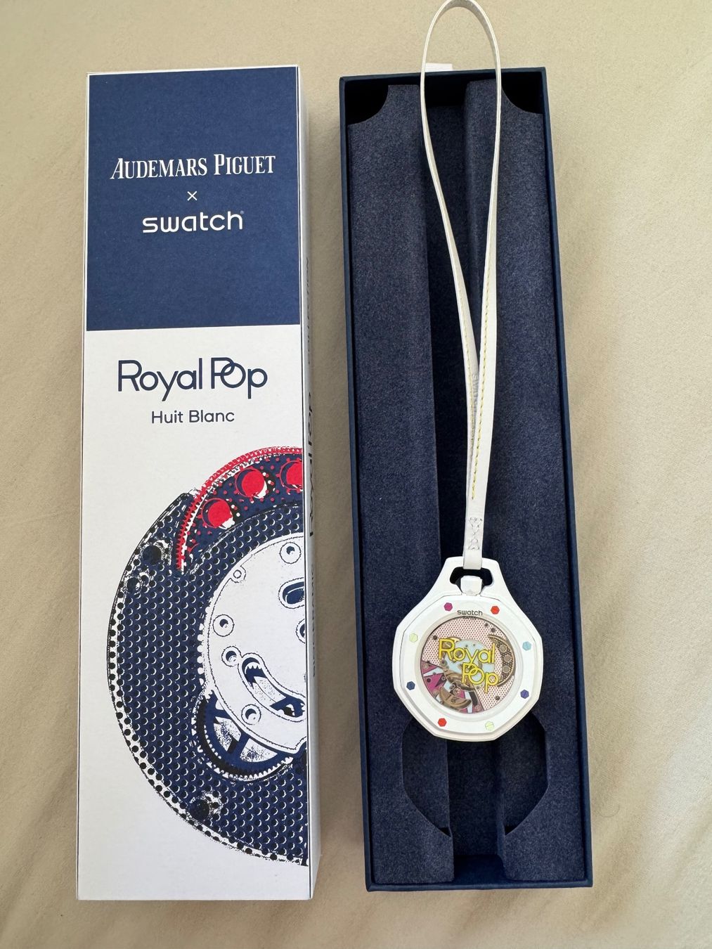 Audemars Piguet x Swatch Royal Pop “Huit Blanc” (Neu und