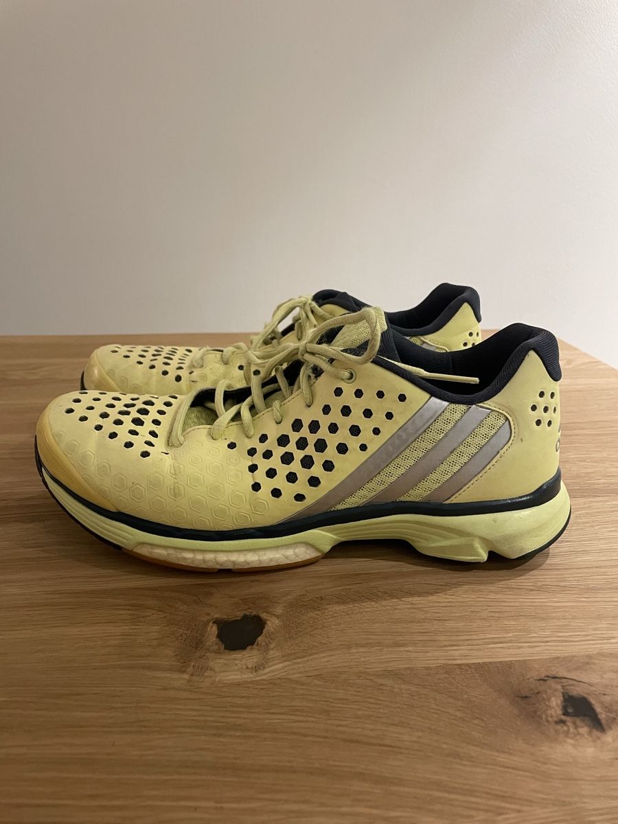 Adidas Damenschuhe: Adidas Hallenturnschuhe – Gebraucht aus Chur von buc_6tcp 2