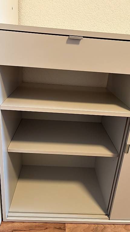 Ikea Scaffali: Sideboard Ikea Spiksmed grau – Usato da Thun venduto da mil_68lh 3