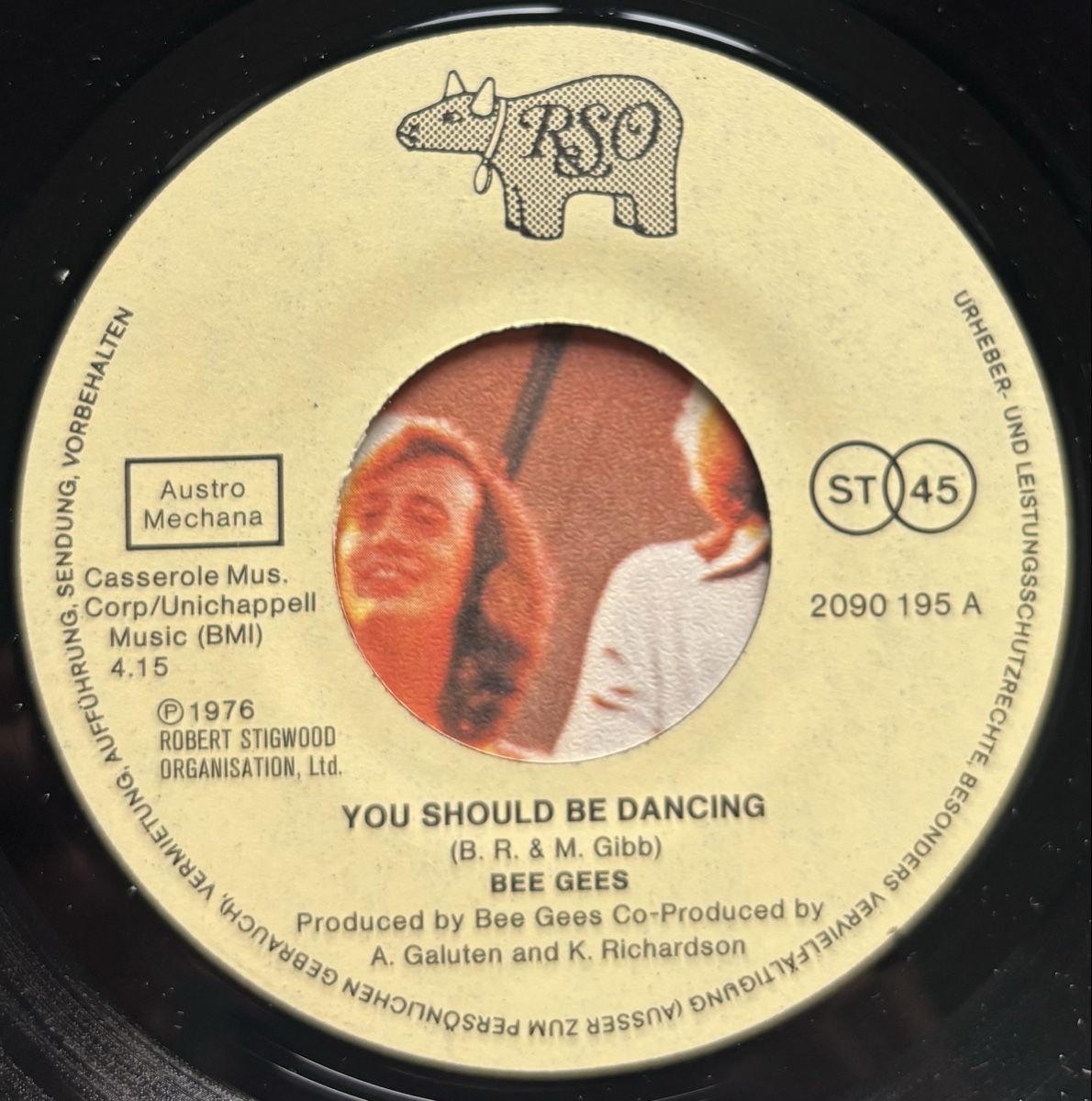 Vinyles: Bee Gees - You Should Be Dancing - 45 VG+/VG+ – D'occasion à Neuchâtel par Deivid2 1