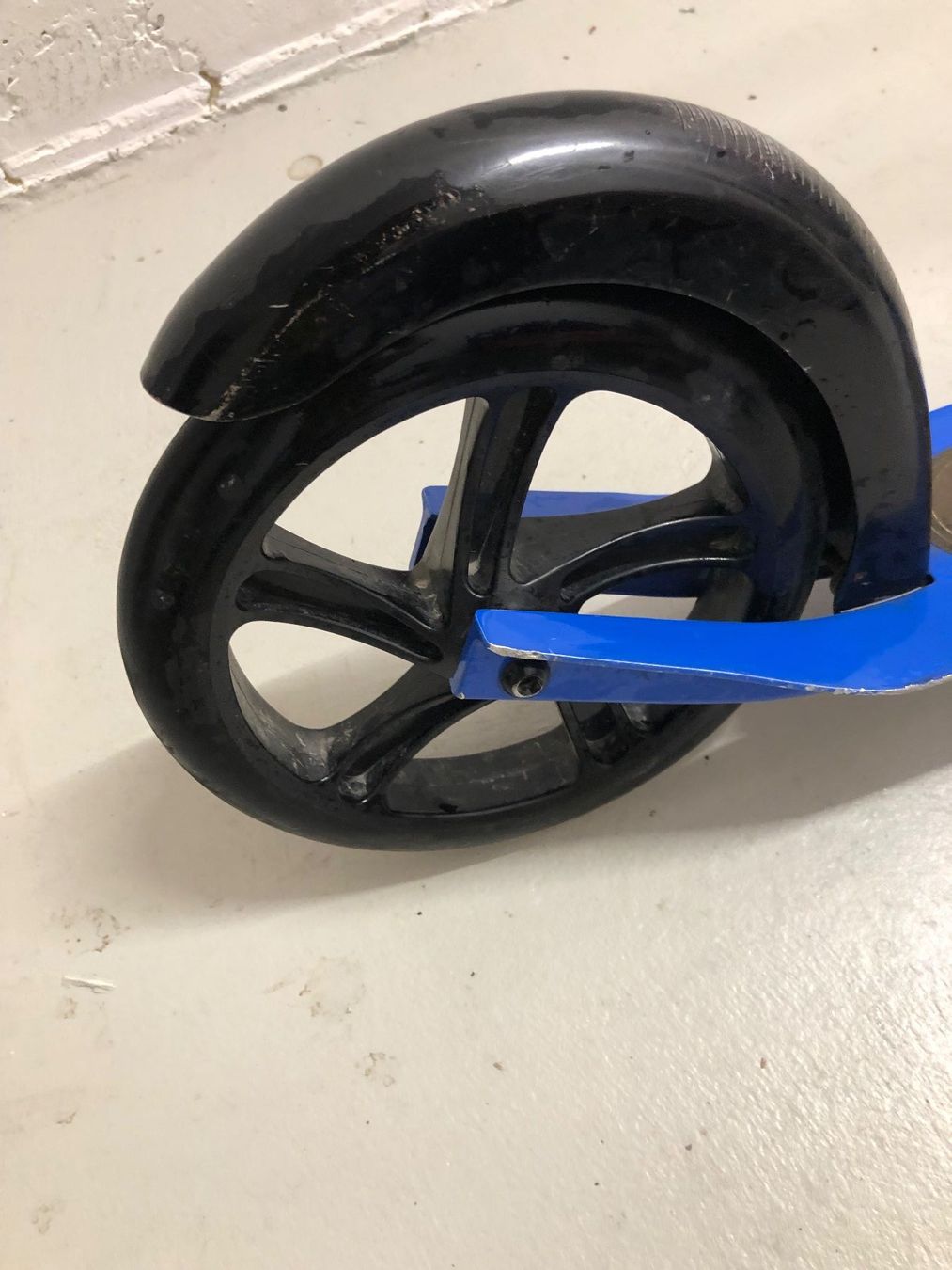 Micro Kickboard: Micro Kinderroller, Top Zustand, blau! – Usato da Frauenfeld venduto da ger_8xzk 6