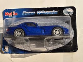Dodge Viper fabriqué par Maisto (no Dinky Toys)