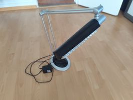 Brilliant G23 Tischlampe 11W modern & stabil