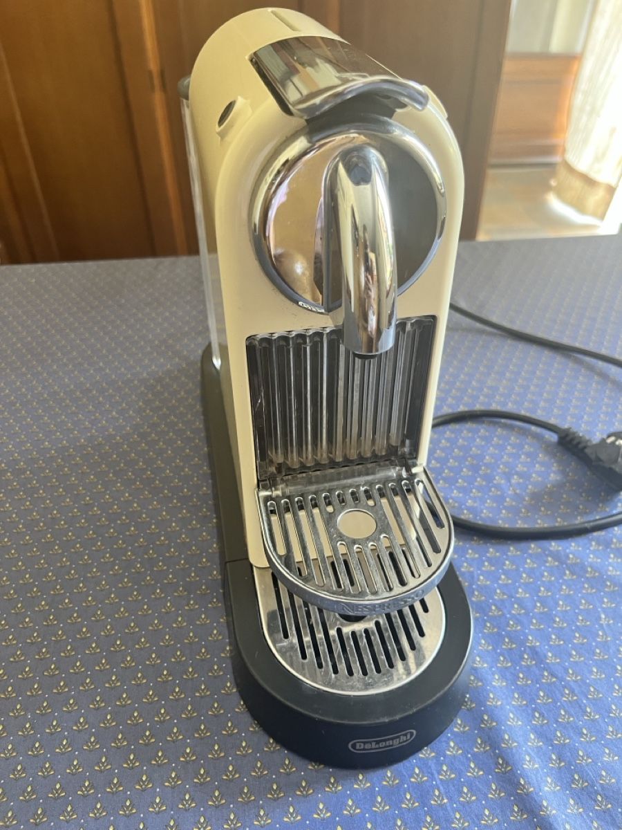 De'Longhi Kaffeemaschinen & Espressomaschinen: DeLonghi Nespresso-Kaffeemaschine – Defekt aus Zürich von BBET2025
