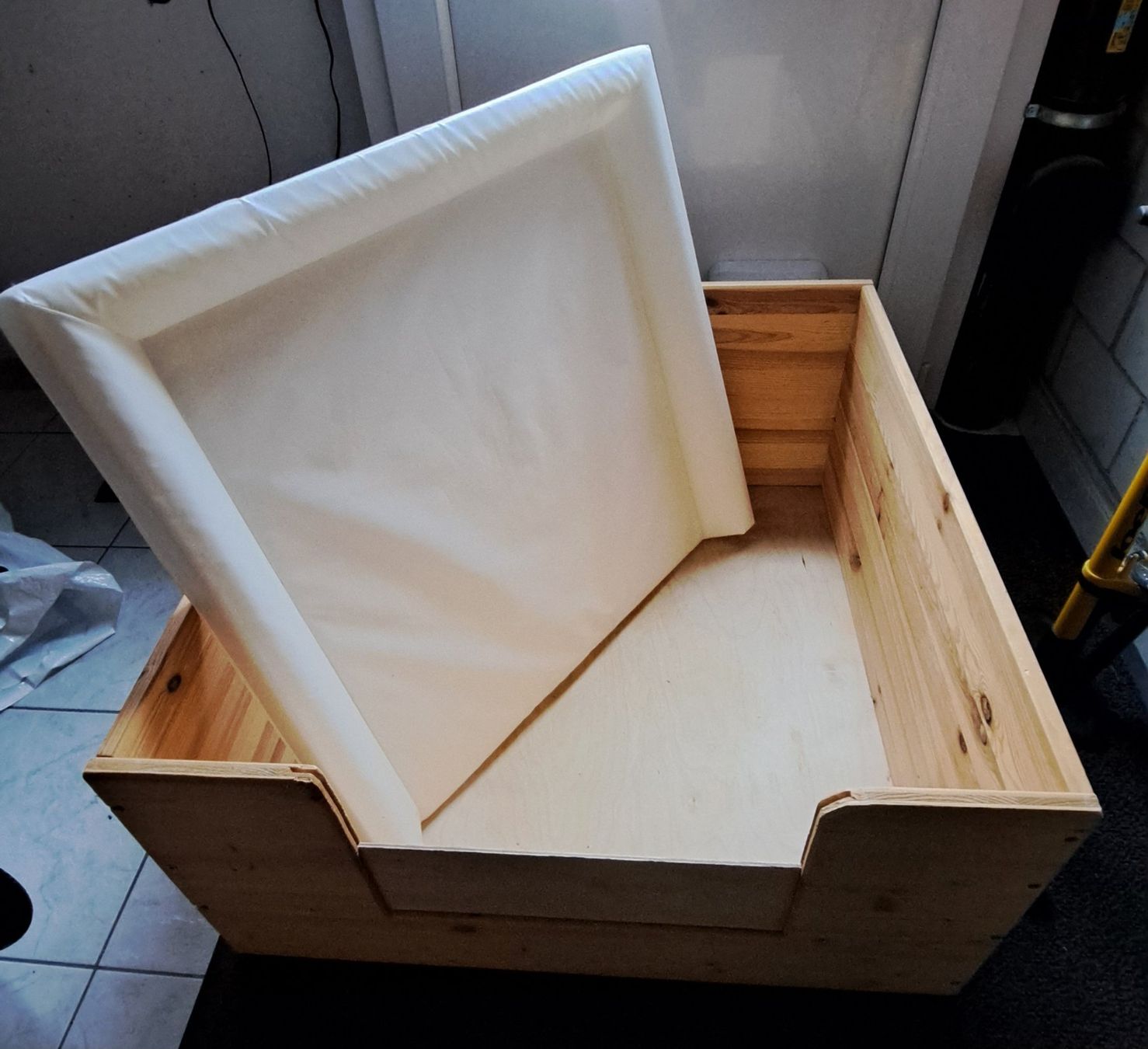 Niches, paniers: Katzen Wurfbox – D'occasion à Bützberg par Metm 3