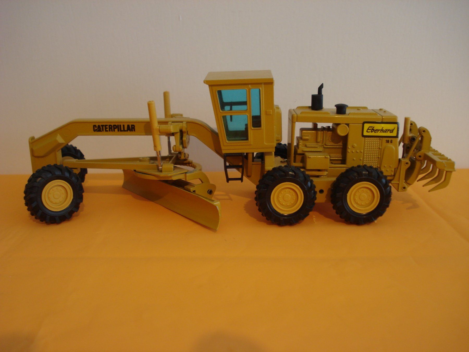 Caterpillar Kits de montage: CAT 16 G Grader – D'occasion à Mitlödi par worker04 4
