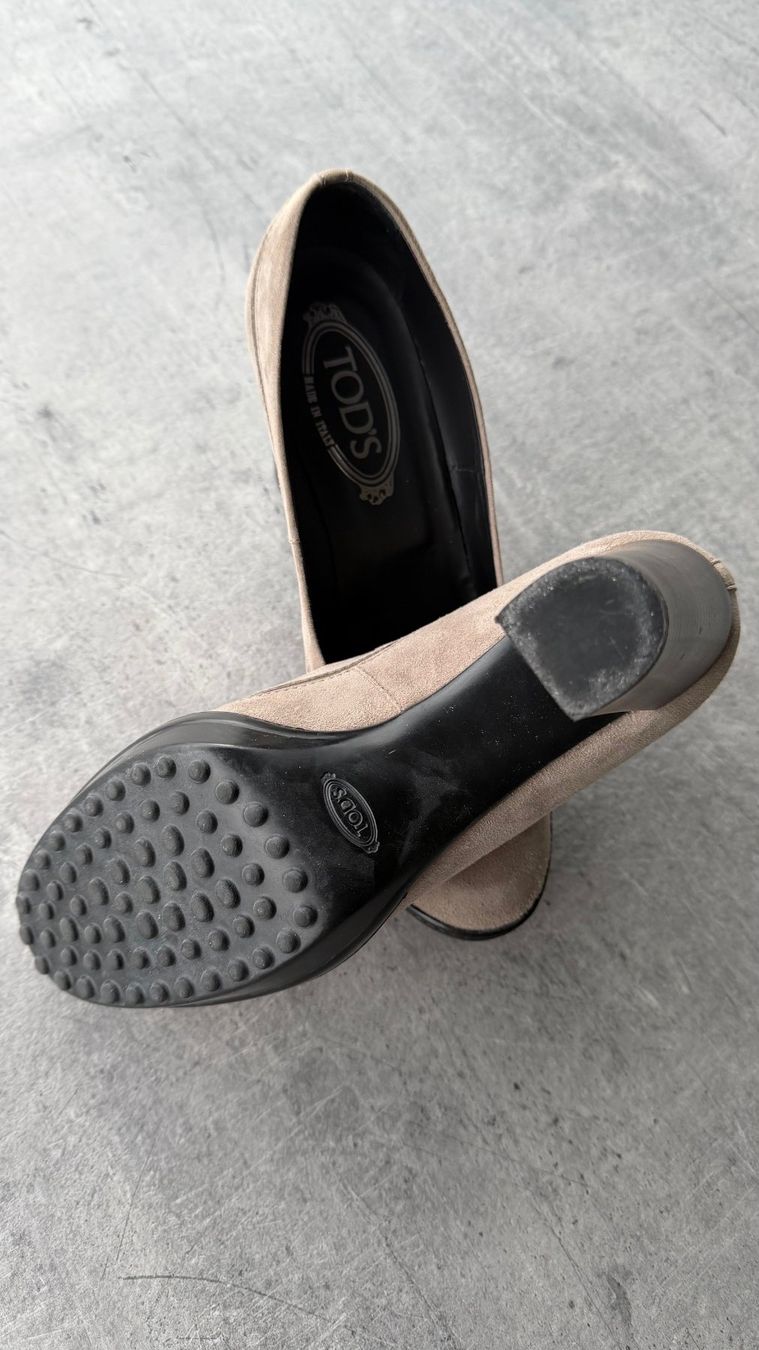 Tod'S Scarpe da donna: TOD'S Pumps Wildleder hellgrau Grösse 39 – Nuovo (secondo la descrizione) da Steinhausen venduto da Thisplacer 2