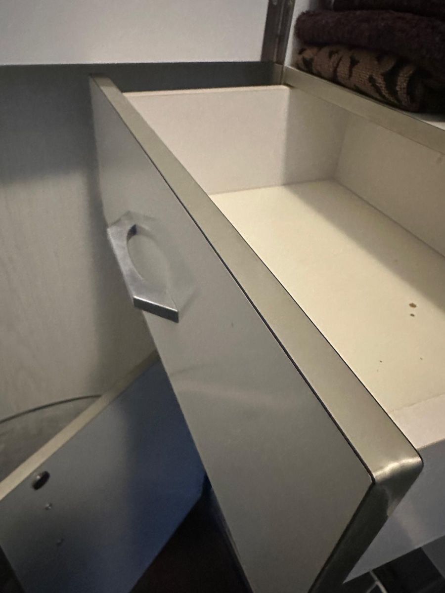 Schränke: Armoire de rangement avec miroir  – Gebraucht aus Genève von Vmetraux 2