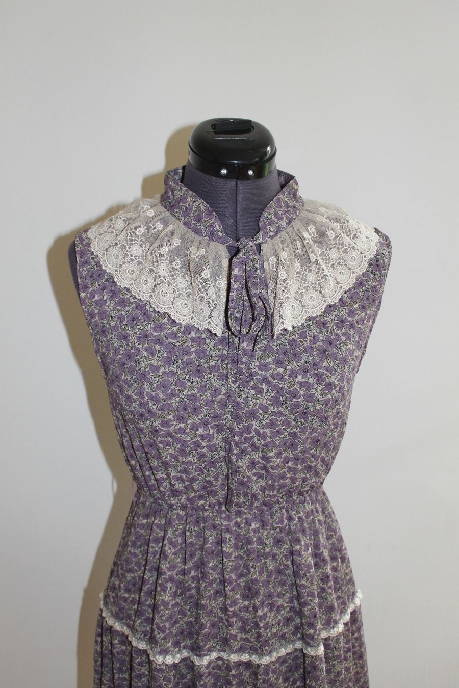 Kleider: Sommerkleid mit Spitzenbesatz – Gebraucht aus Wettingen von frenzybaden 3