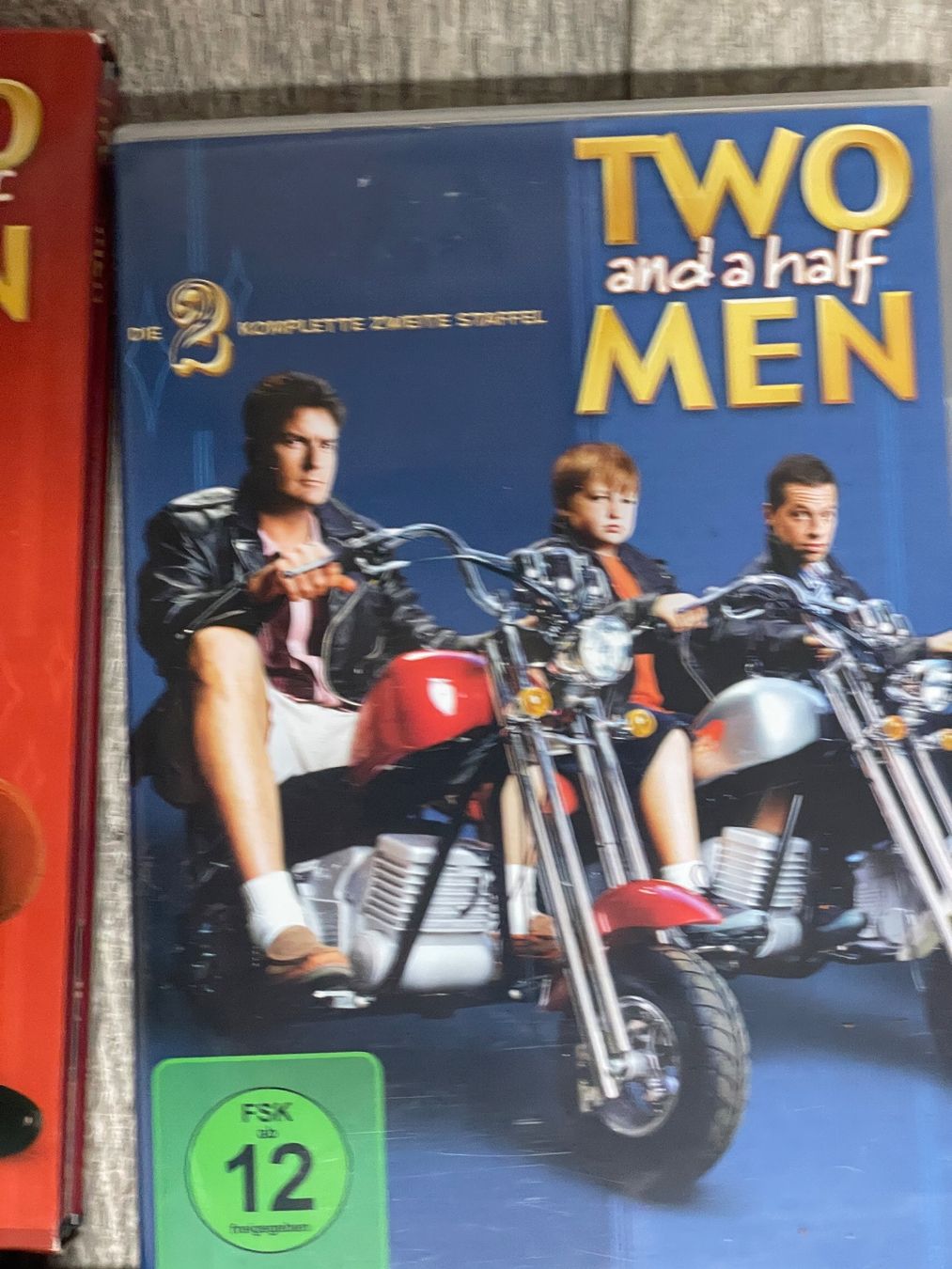 Tutti i DVDs: Two and a Half Men – Usato da Muri b. Bern venduto da AdidasCollector 6
