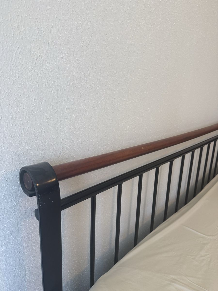 Betten: Bettgestell Schwarz – Gebraucht aus Zürich von Alinasimon 3