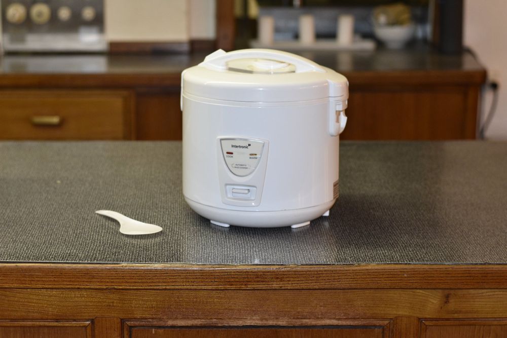 Rice Cooker Intertronic 1.8L 700 Watt Occasion Weiss (Gebraucht) in für ...