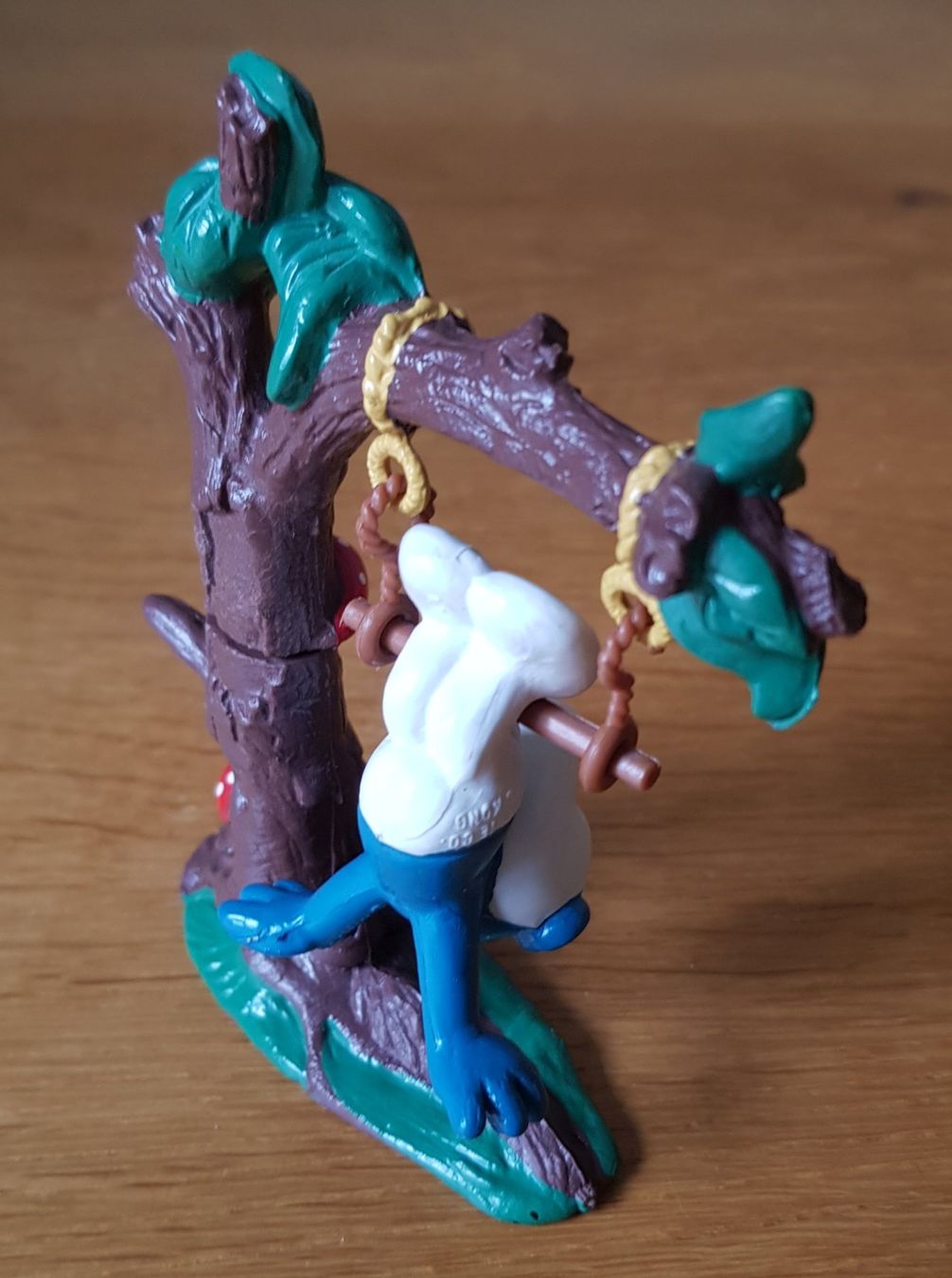 Schleich Spielzeuge: Schleich-Spielfigur Schlumpf am Trapez – Gebraucht aus Schaffhausen von asyouwestley 4