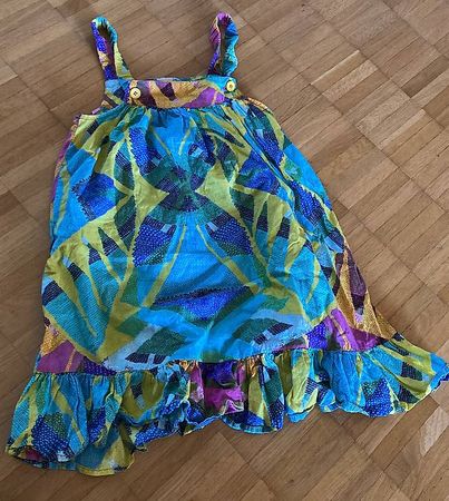 buntes Mädchen, Sommerkleid 