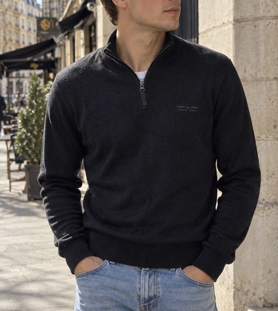 Pullover & Sweatshirts: Armani Jeans Schwarzer Feinstrick Pullover mit Reissver – Gebraucht aus Genève von SwissBoug