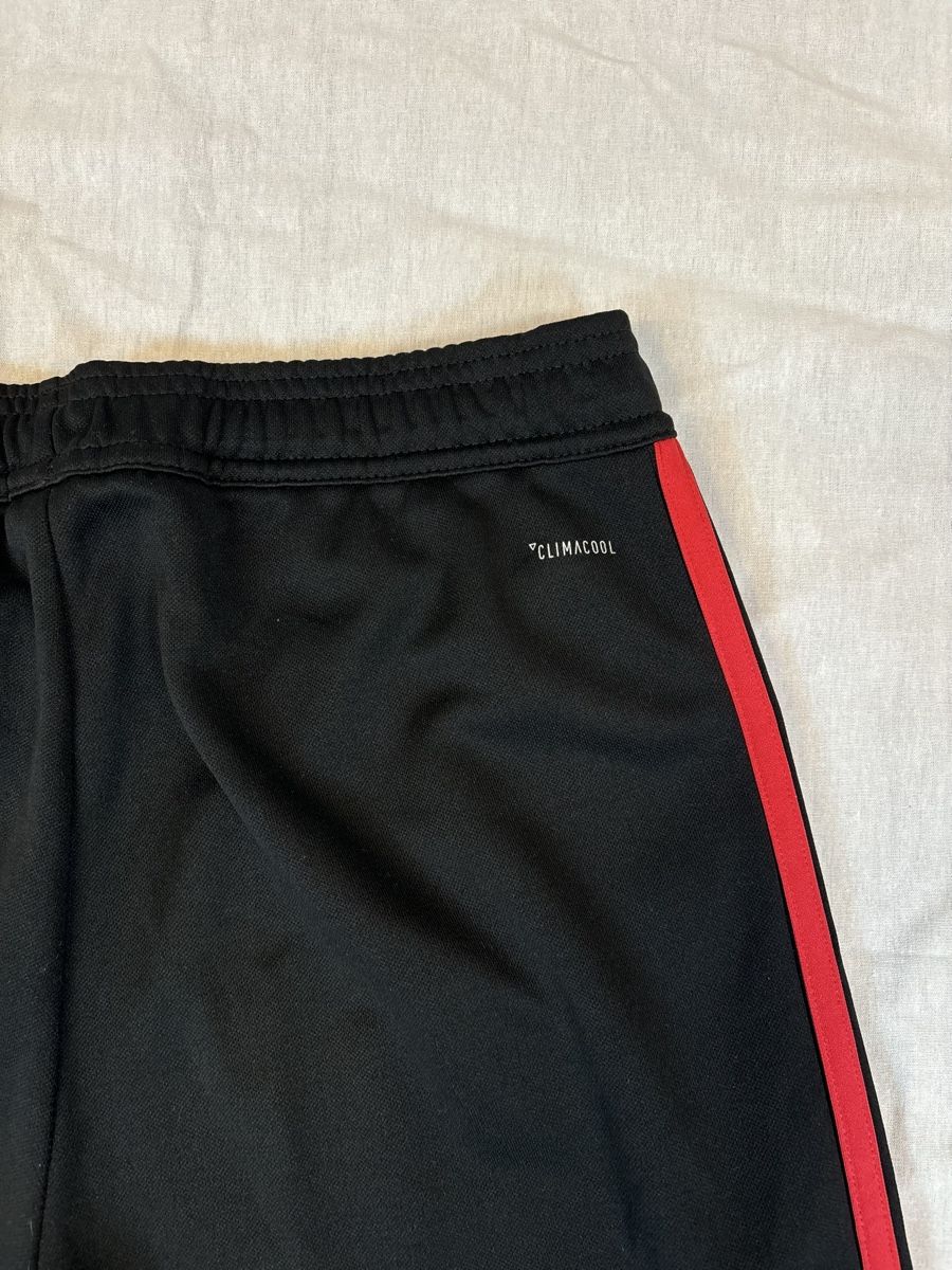 Adidas Pantaloni: Adidas Trainerhose Manchester United – Nuovo (secondo la descrizione) da Lindau venduto da KT_Vintage 4