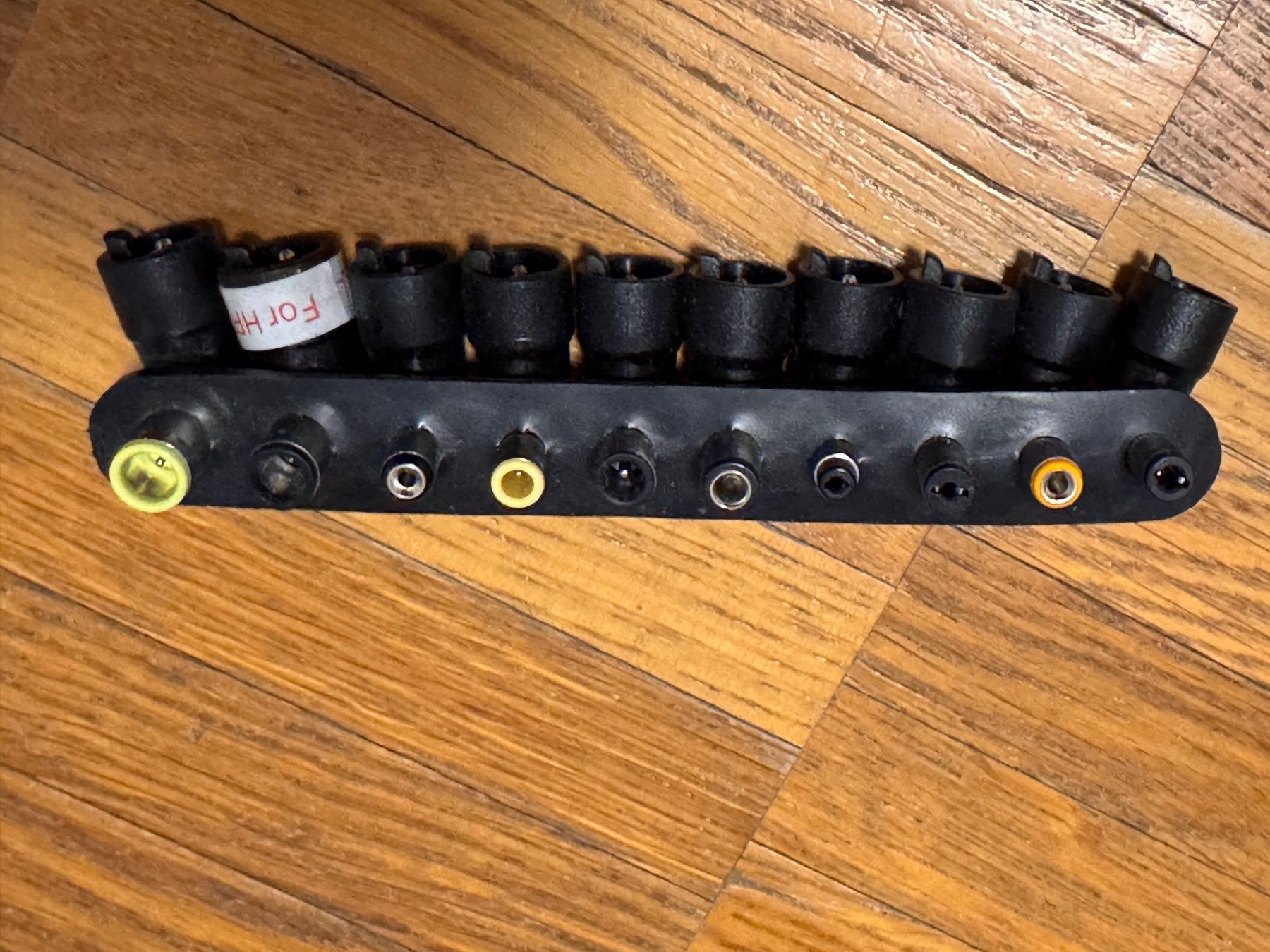 Hama Caricabatterie: Hama 54100 100W Universal Ladegerät – Usato da Zumikon venduto da Zhromo 3