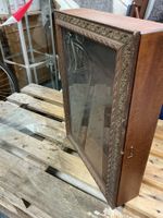 Kleine Hängevitrine