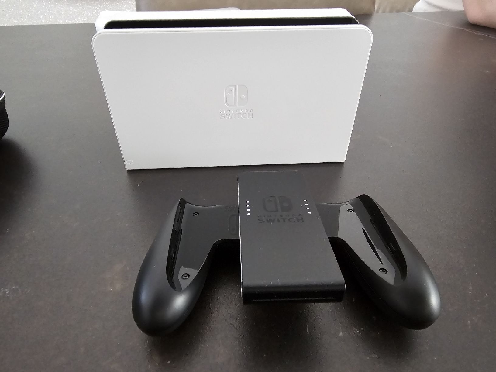 Nintendo Console: Nintendo Switch – Usato da Buochs venduto da Zenmaster.B 4