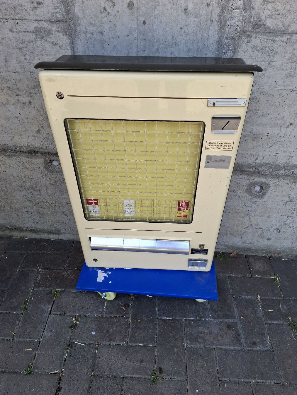 Sonstiges für die Gastronomie & Hotel: Zigarettenautomat – Defekt aus Hornussen von sagana2