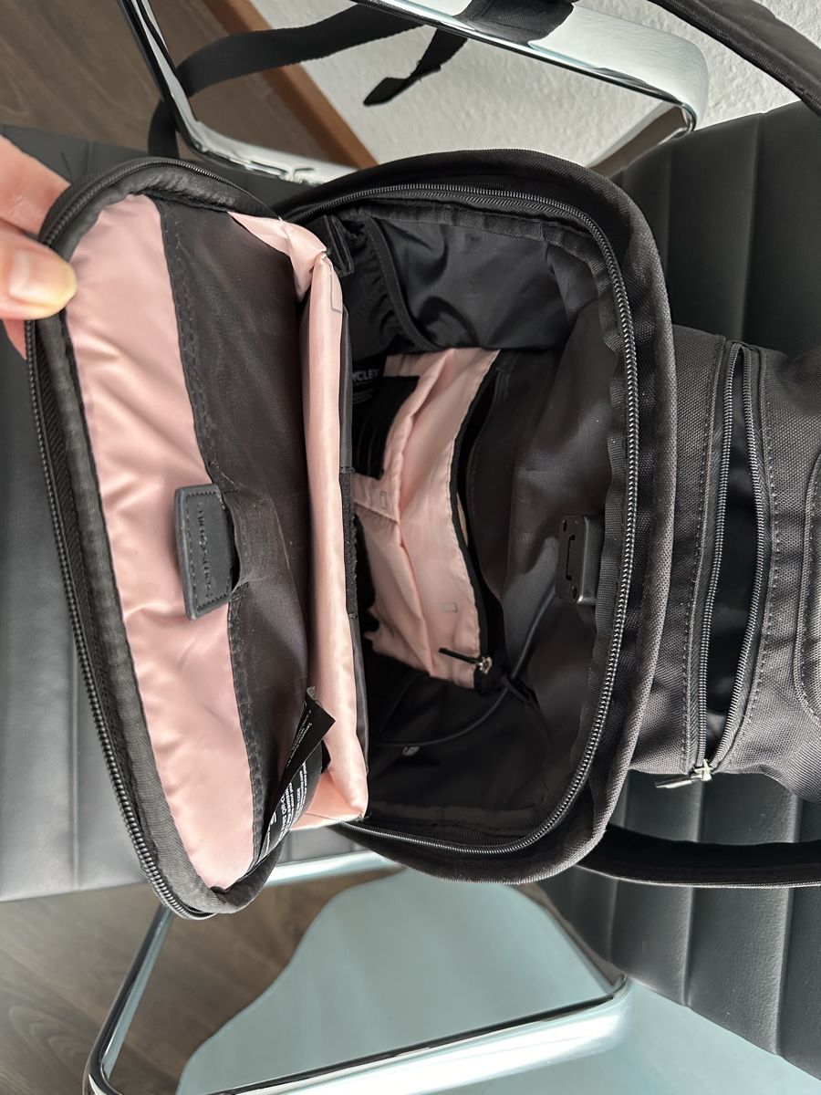 Samsonite Zaini: Samsonite Rucksack schwarz, Laptopfach, Business – Usato da Basel venduto da morochadelsur 4