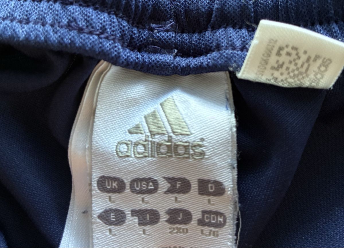 Adidas Hosen: Adidas Fussballhose – Gebraucht aus Baden von Goldbaum 1