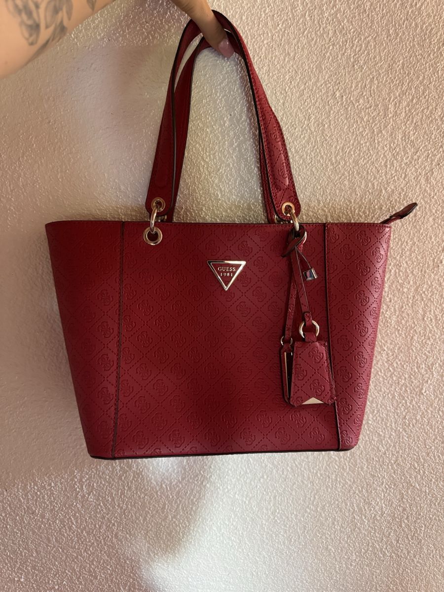 Guess Sacs femmes: Guess Handtasche – Neuf (Voir description) à Wiler b. Seedorf par luz_xvk8 2