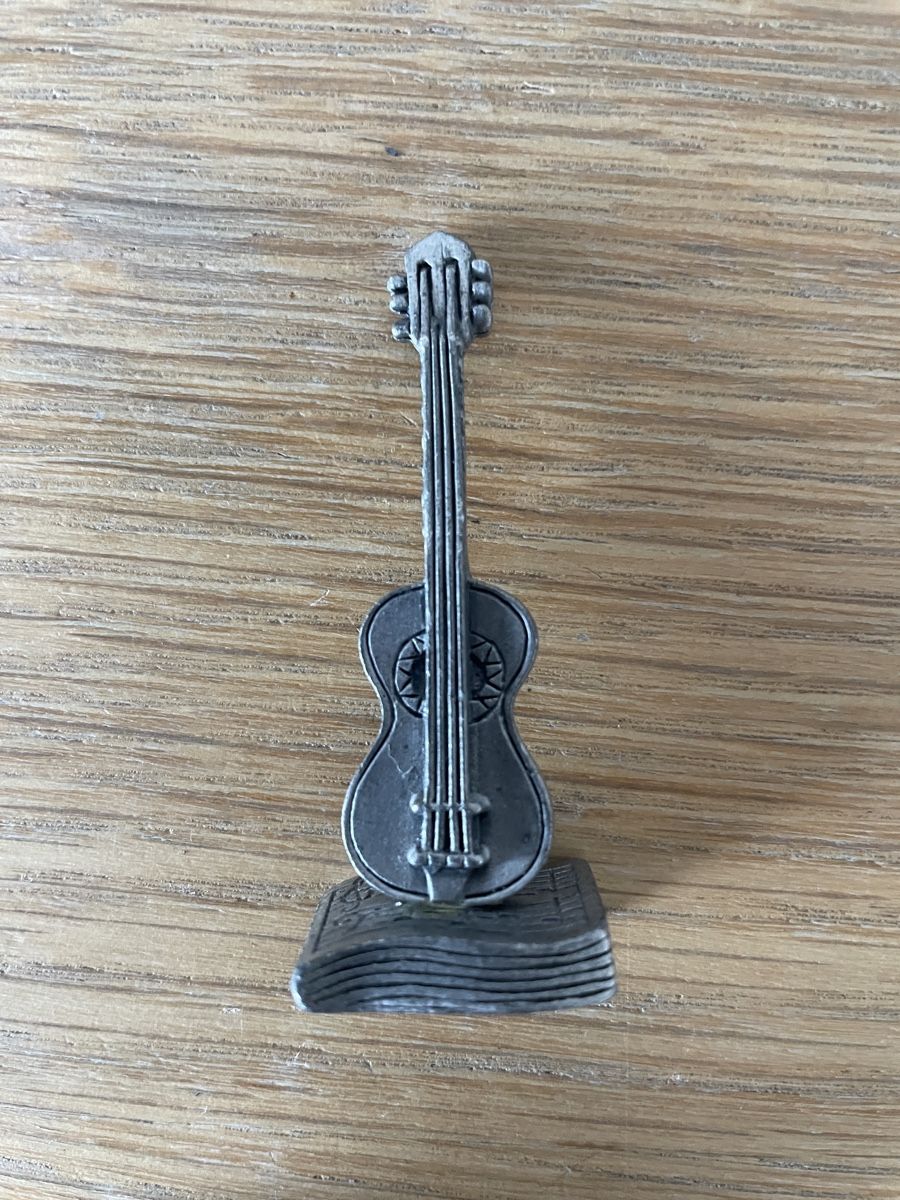 Figurines: Schmuck Gitarren-Set – D'occasion à Suhr par Occasion_2026 2