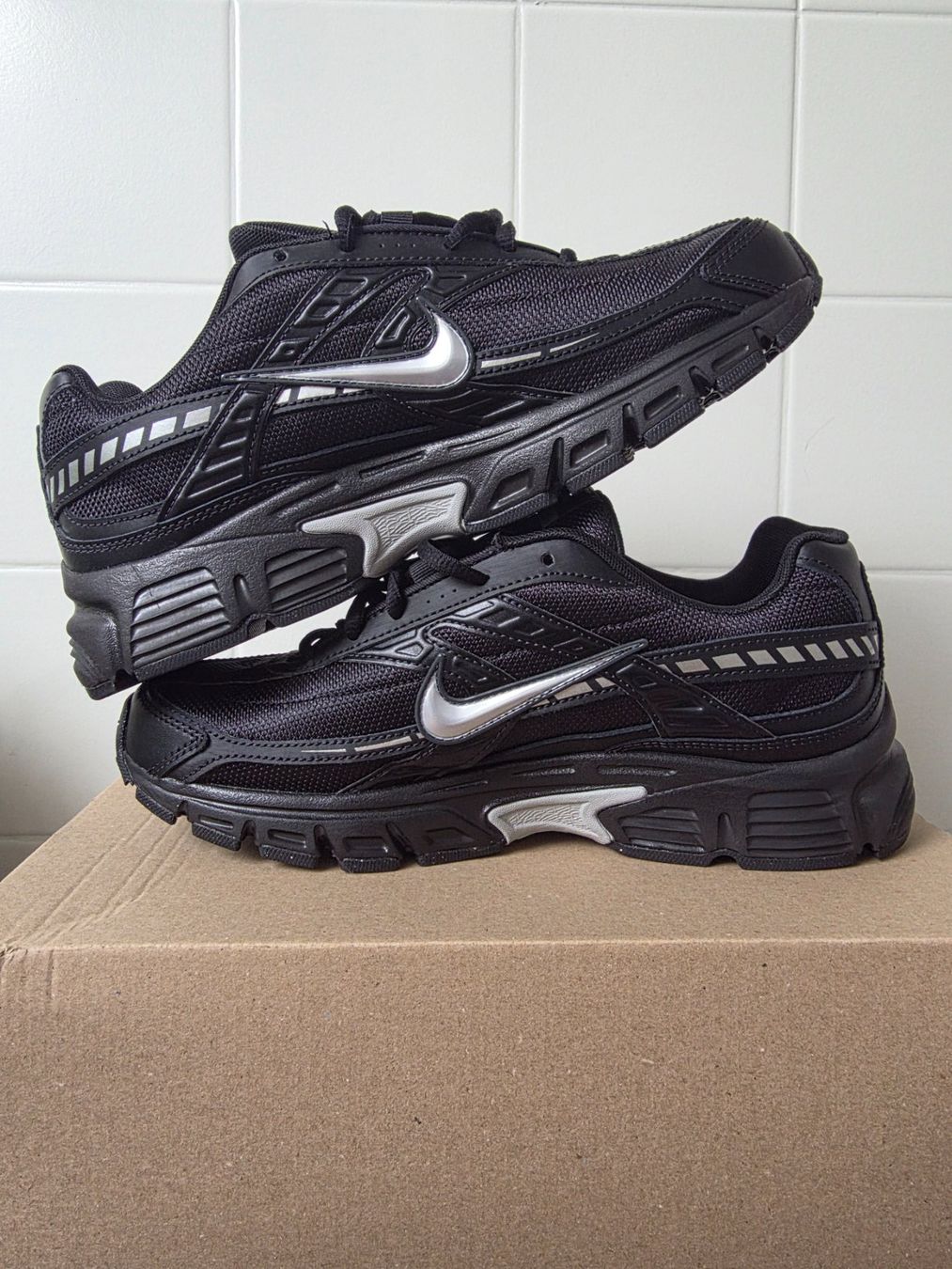 Nike Chaussures hommes: Nike initiator – Neuf (Voir description) à Fleurier par dav_xx8y 1