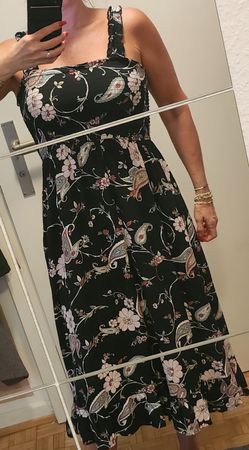 Schönes Sommerkleid mit Blumenprint Gr. S.  ✨