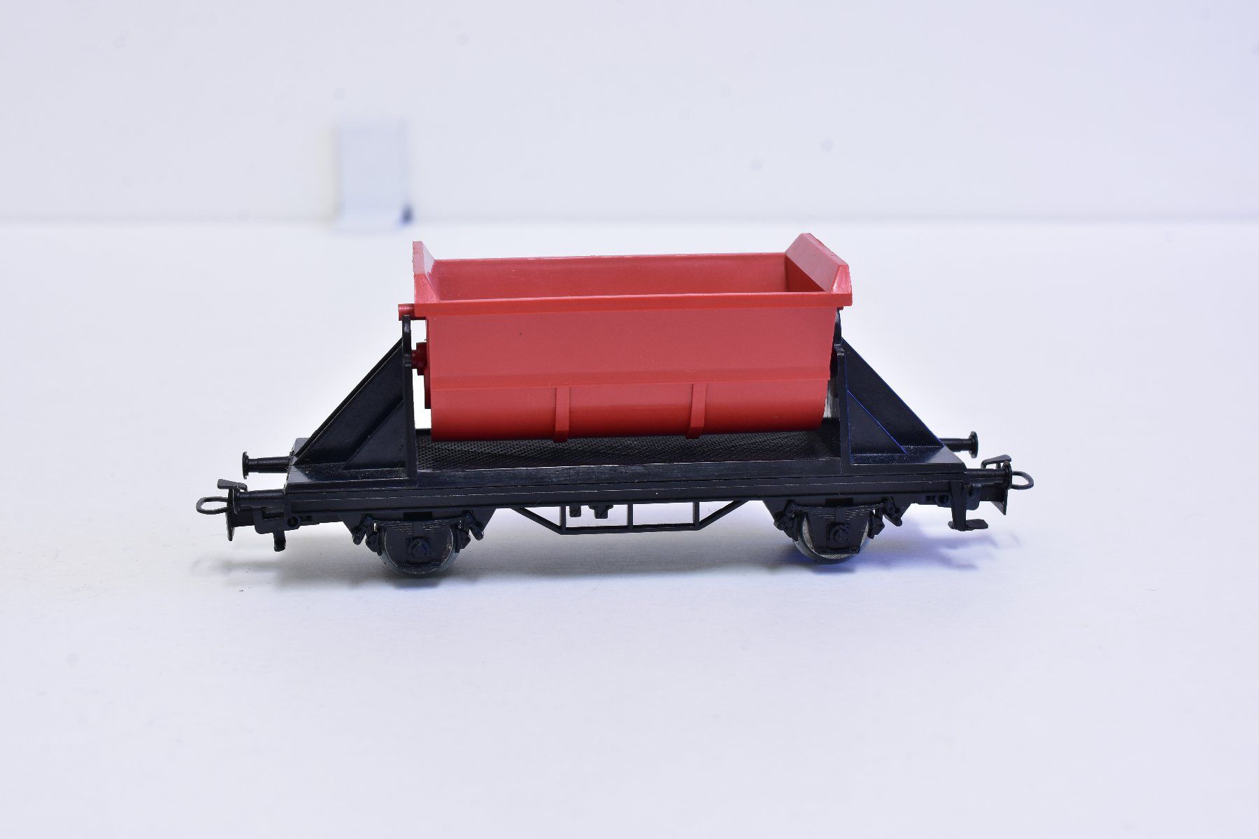 Märklin Modellini di ferrovie: 2 Märklin Loks mit Decoder und 4 Güterwagen. Alle ohne OVP – Usato da Lohn-Ammannsegg venduto da 1monika 9