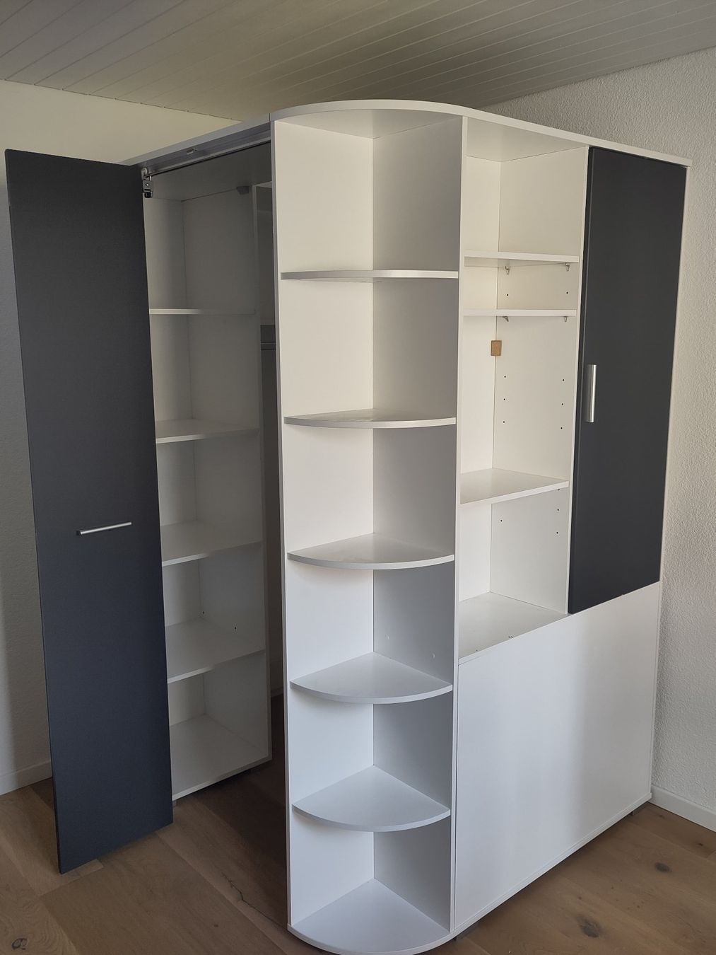 Conforama Armoires: Eck Schrank begehbar – D'occasion à Uetliburg SG par haemi01 4