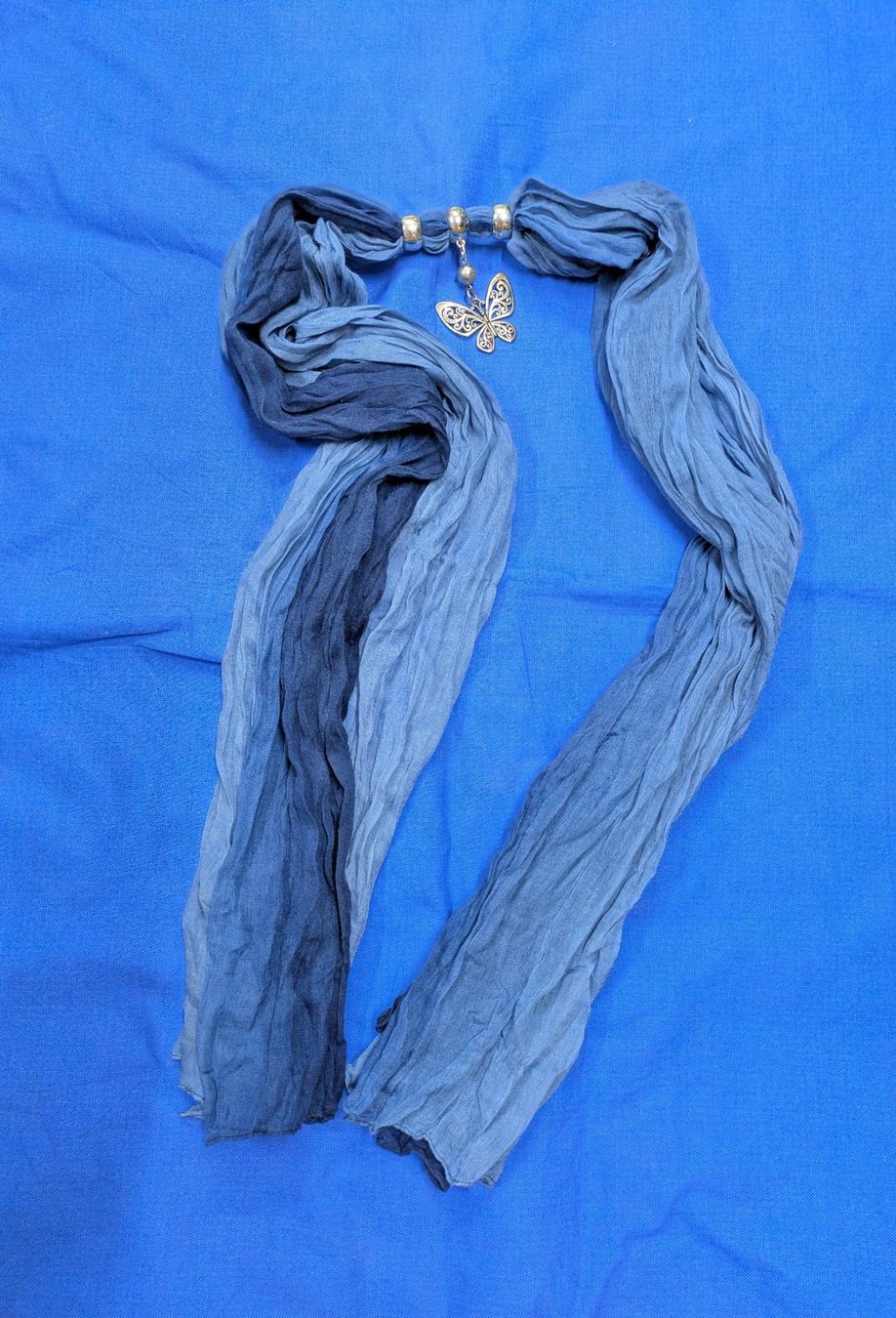 Foulard & Sciarpe: Blauer Schal mit Metalldekoration 160 cm – Usato da Zetzwil venduto da Stritzi