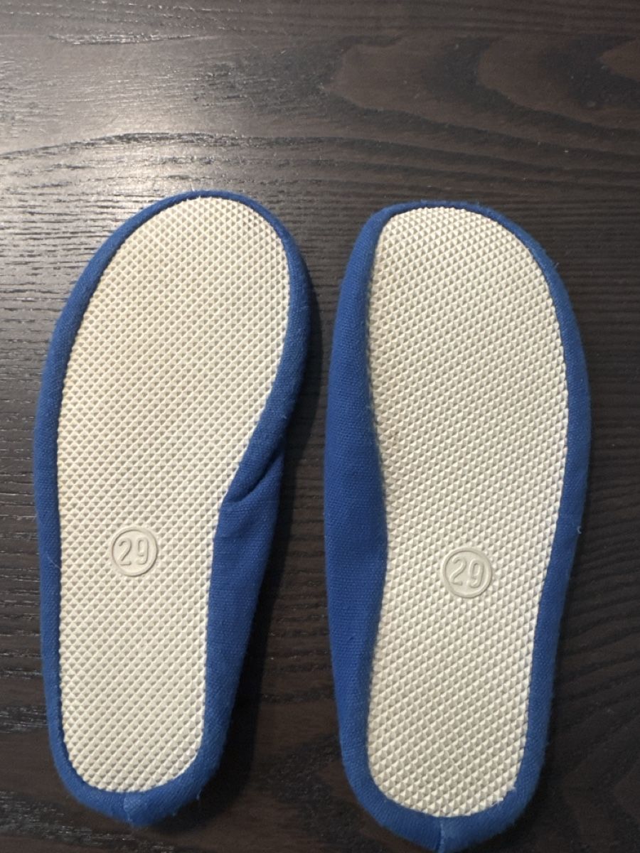 Schuhe für Jungen: Turntäppeli Gr. 29 blau – Gebraucht aus Wald ZH von evelyne.street 1