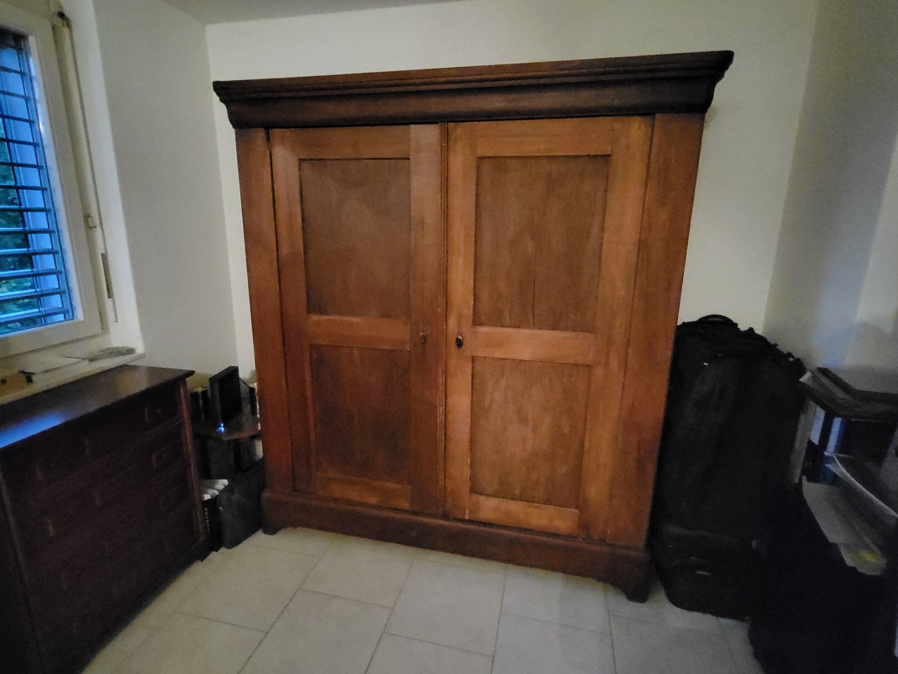 Armadi: Antiker Holzschrank – Usato da Rümlang venduto da Turrin