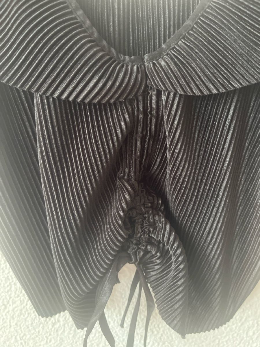 Top: schwarzes gerafftes Top  – Usato da Andwil SG venduto da sas_m9tn 1