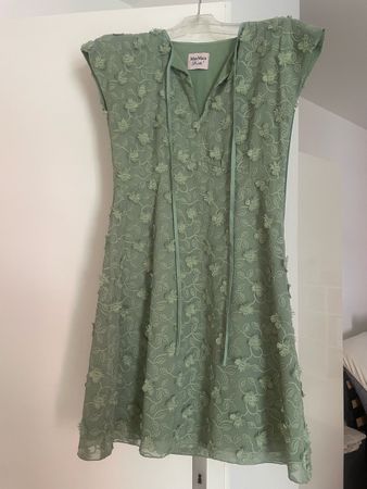 Tolles MaxMara Kleid mit Blumen bestickt