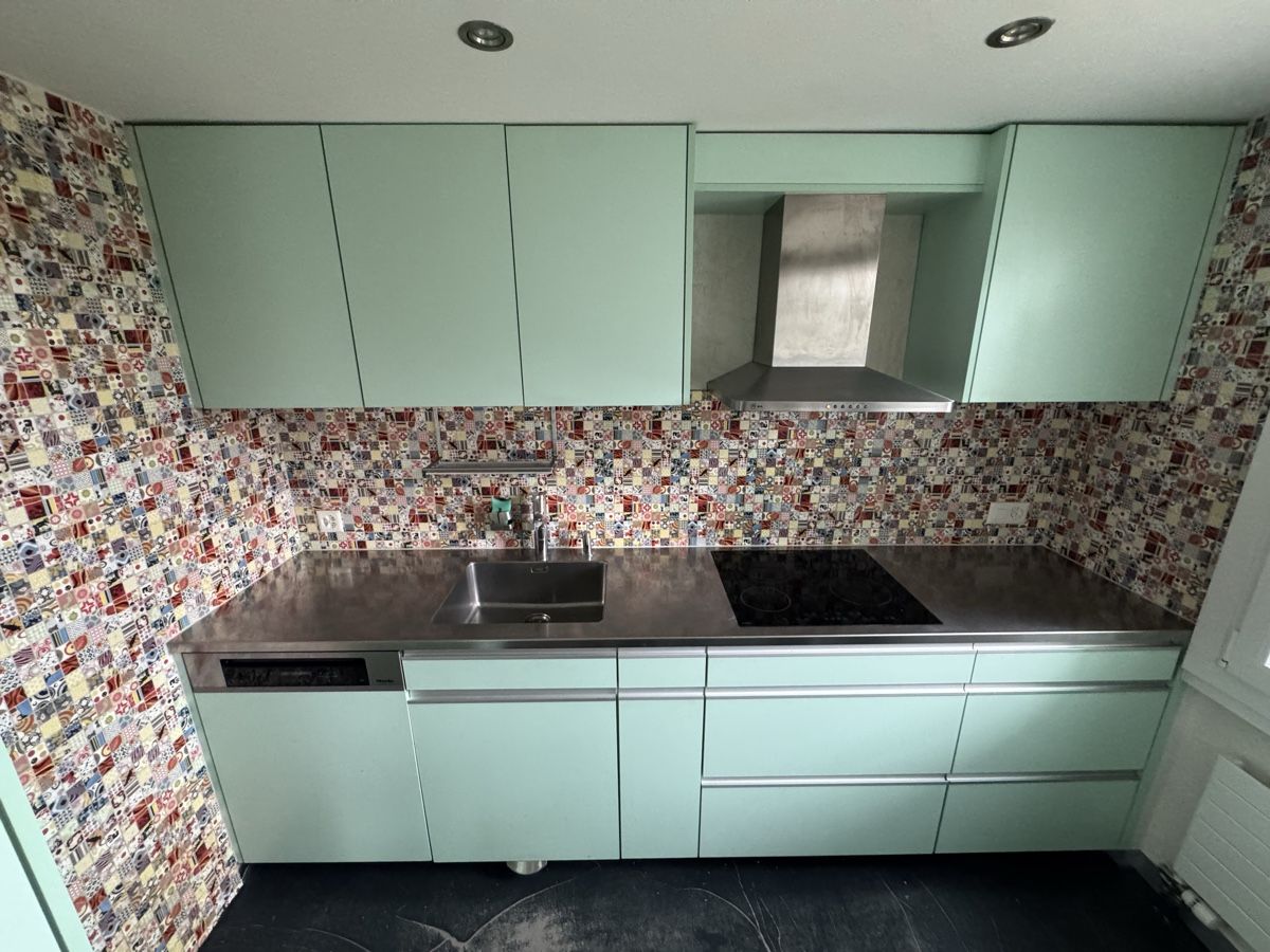 Cucine complete: Komplettküche – Usato da Münchenbuchsee venduto da LuiConte