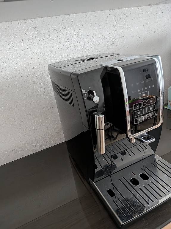 Macchine per caffè & Macchine per espresso: Delonghi Dinamica Top Zustand – Usato da Strengelbach venduto da tenyiedina 1