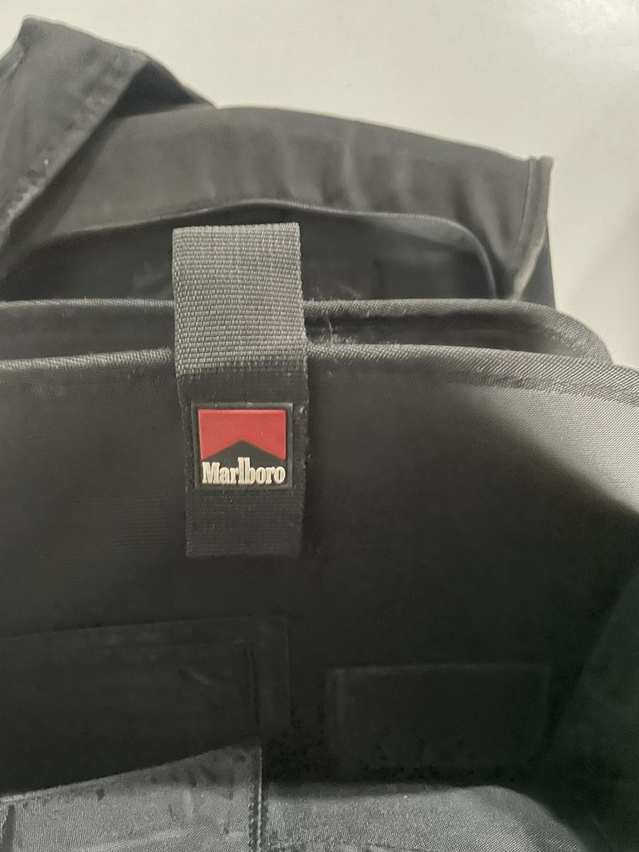 Marlboro Zaini: Sac à dos MARLBORO Rouge - Collection – Usato da Denges venduto da Ricautomotive 3