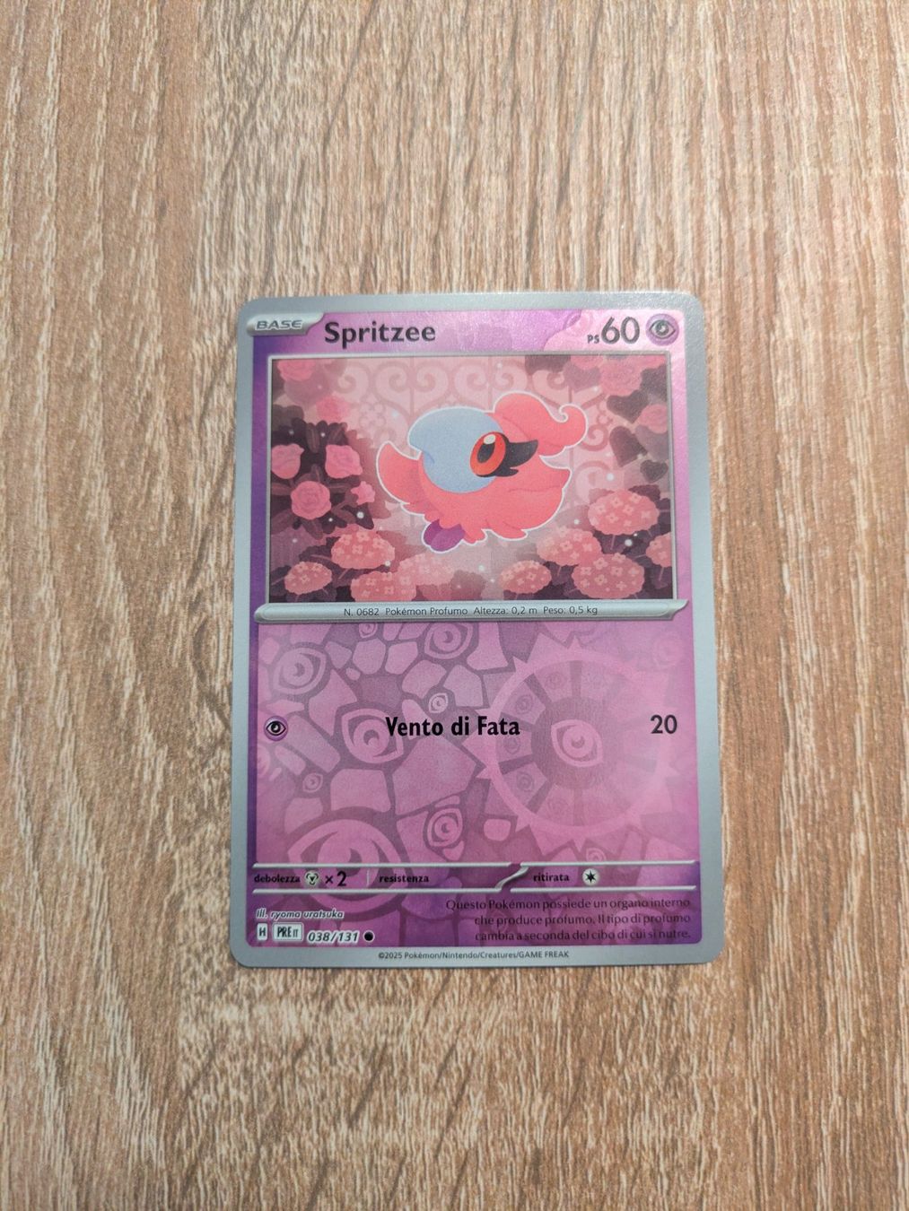 Pokémon Carte collezionabili: SPRITZEE, PRISMATIC EVOLUTIONS, 38, 2025, REVERSE, ITA, NM/M – Usato da Losone venduto da AlpineLayer