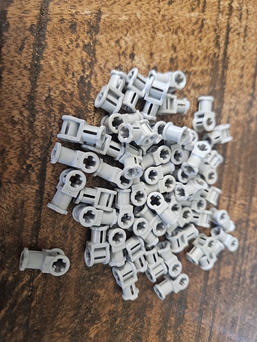 Lego Kit di costruzioni: lego 32039 lot de 50 pièces Light Bluish Gray Technic, Axle – Usato da Confignon venduto da Ecrofigs
