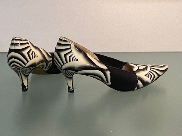 Kaiser Scarpe da donna: Peter Kaiser Pumps Gr. 39 Retro Design schwarz/weiss – Usato da Kreuzlingen venduto da Musikremo 1