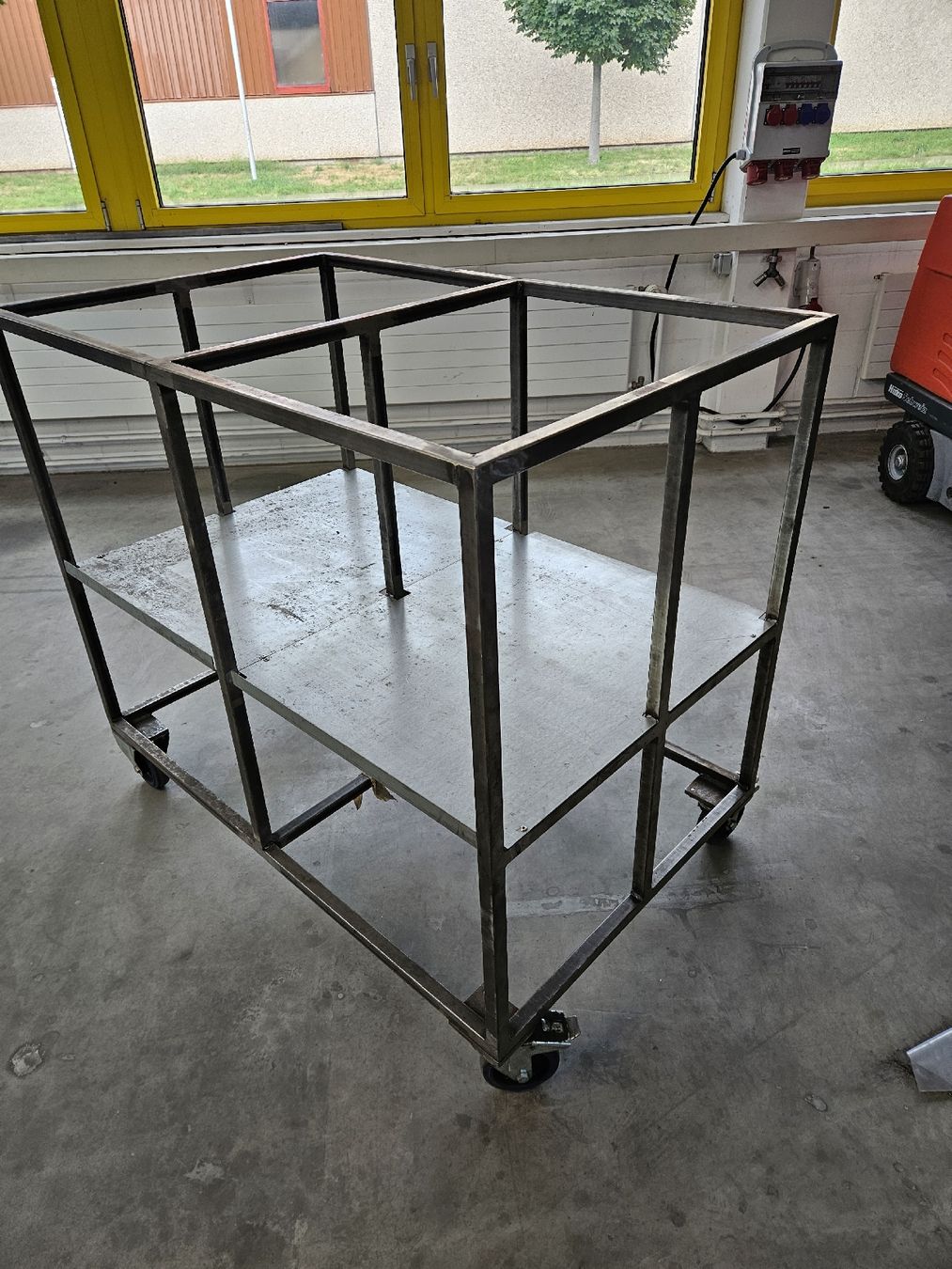 Mobili & Arredamento: Transportwägeli Stahl – Usato da Buttisholz venduto da ste_r8qj 2