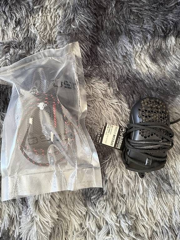 Souris: 2 Gaming Mäuse – D'occasion à Zürich par Ghostanium 2