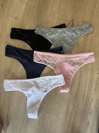 5 Damen Tangas mit Spitze Set neu