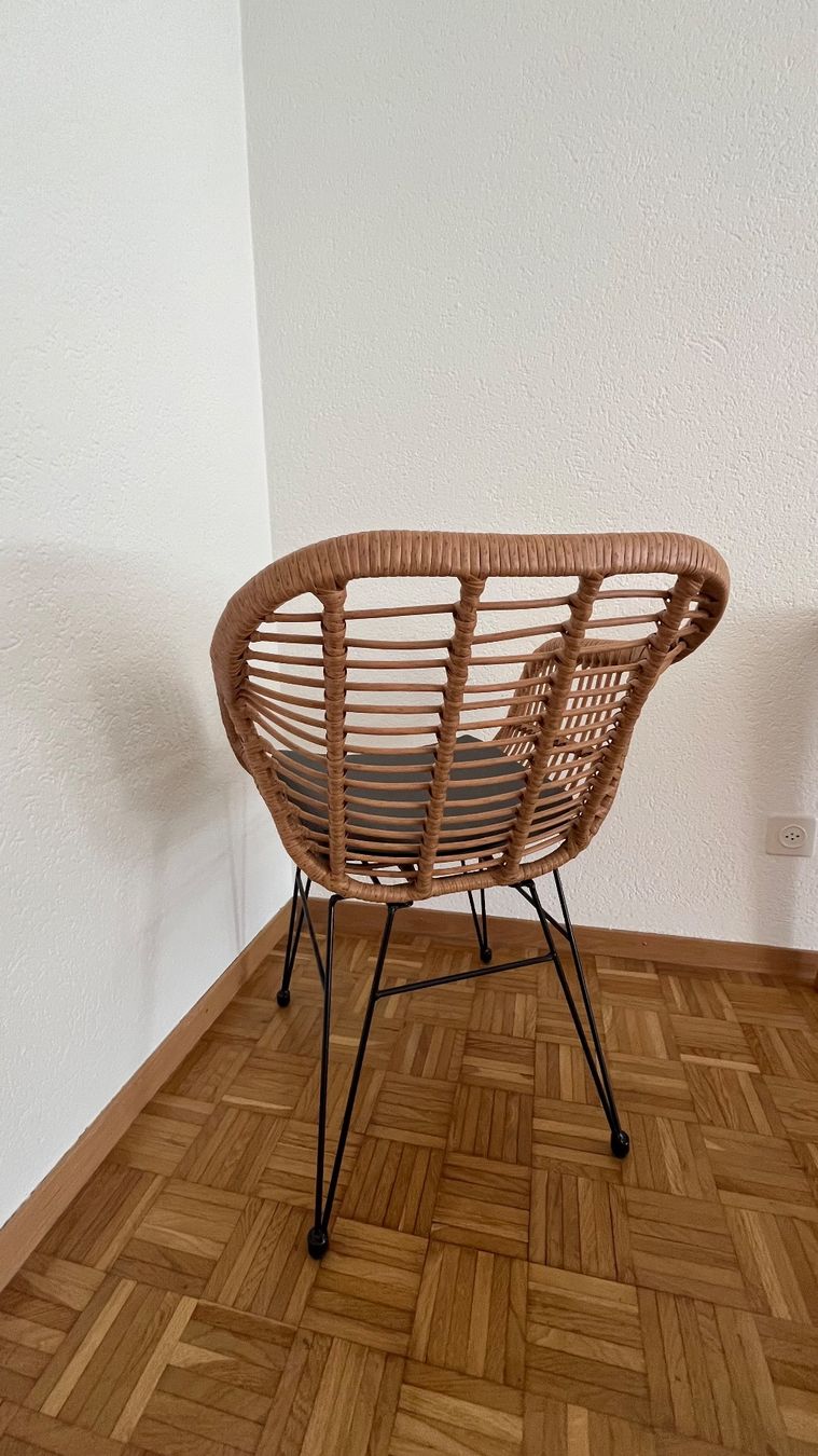 Sedie: 4 Holz-Stühle (Rattan) – Usato da Thalwil venduto da nathaliebue01 4