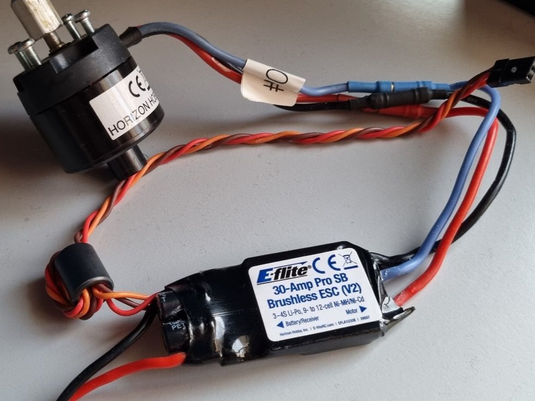 E-Flite Motoren: E-Flite Regler mit Motor 30Amp 3-4 S – Gebraucht aus Zufikon von kokussnuss123