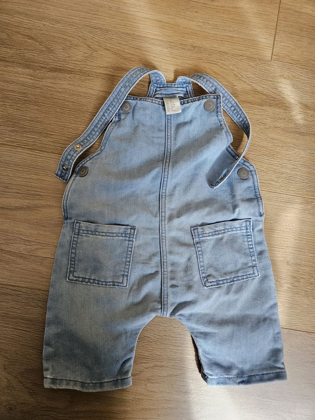 Hosen: Kinder Latzhose – Neu (gemäss Beschreibung) aus Wallenwil von Alain2010