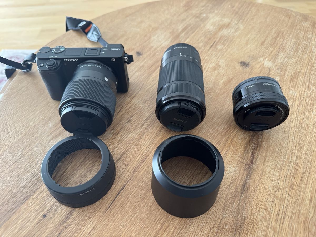 Sony Kamera: Sony Alpha 6400 - 3 Objektive - Perfekter Zustand – Neu (gemäss Beschreibung) aus Langendorf von